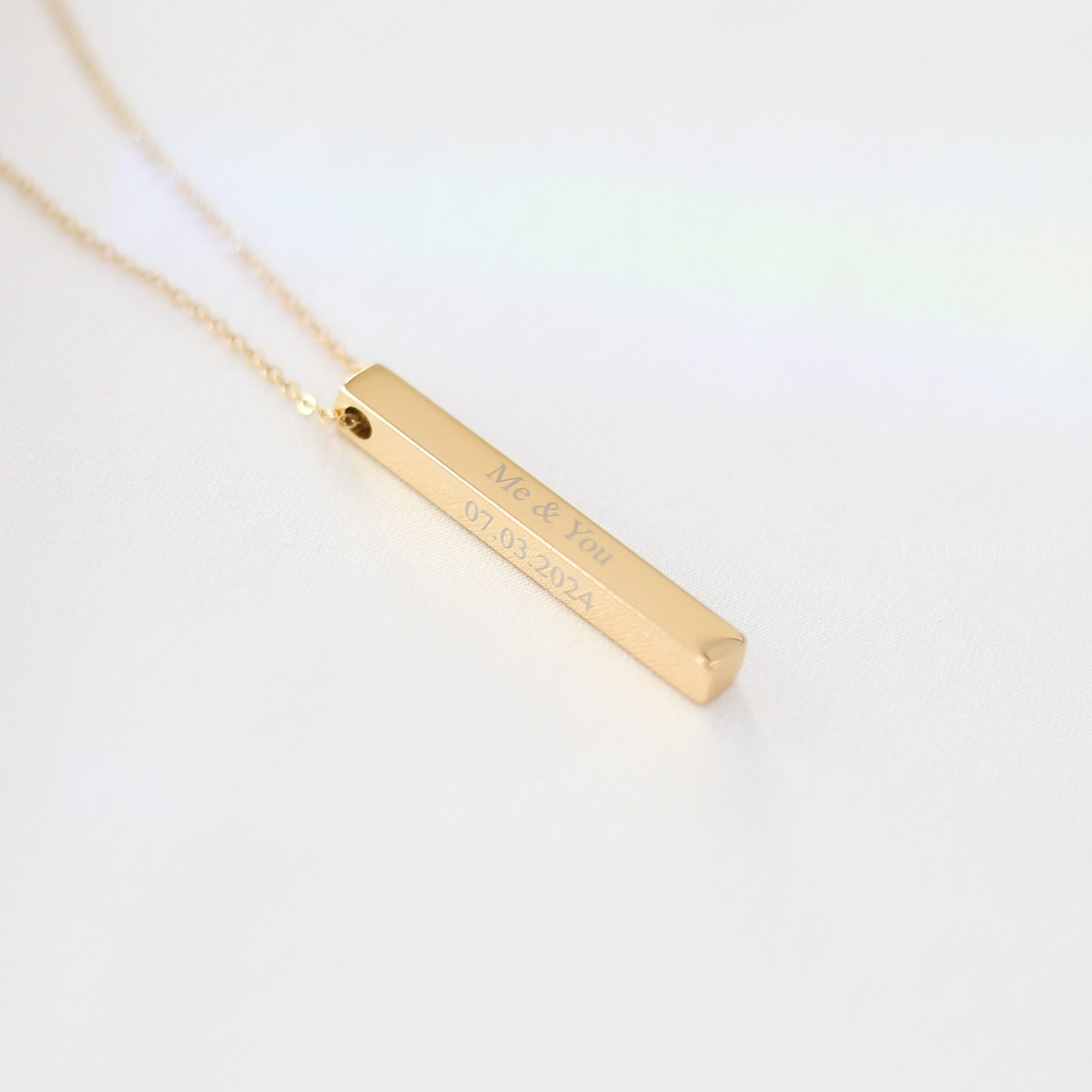 Collier Pendentif Carré Gravé sur Quatre Côtés Personnalisé pour Femme